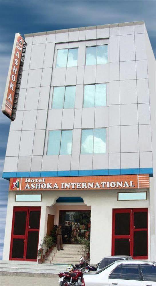 Hotel Ashoka International Neu-Delhi Exterior foto